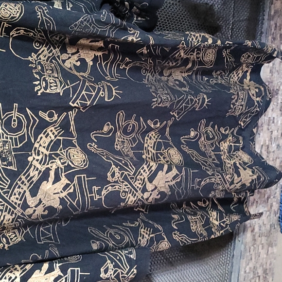 Men's Print Black Gold Shirt  SIZE 4X - Picture 4 of 5